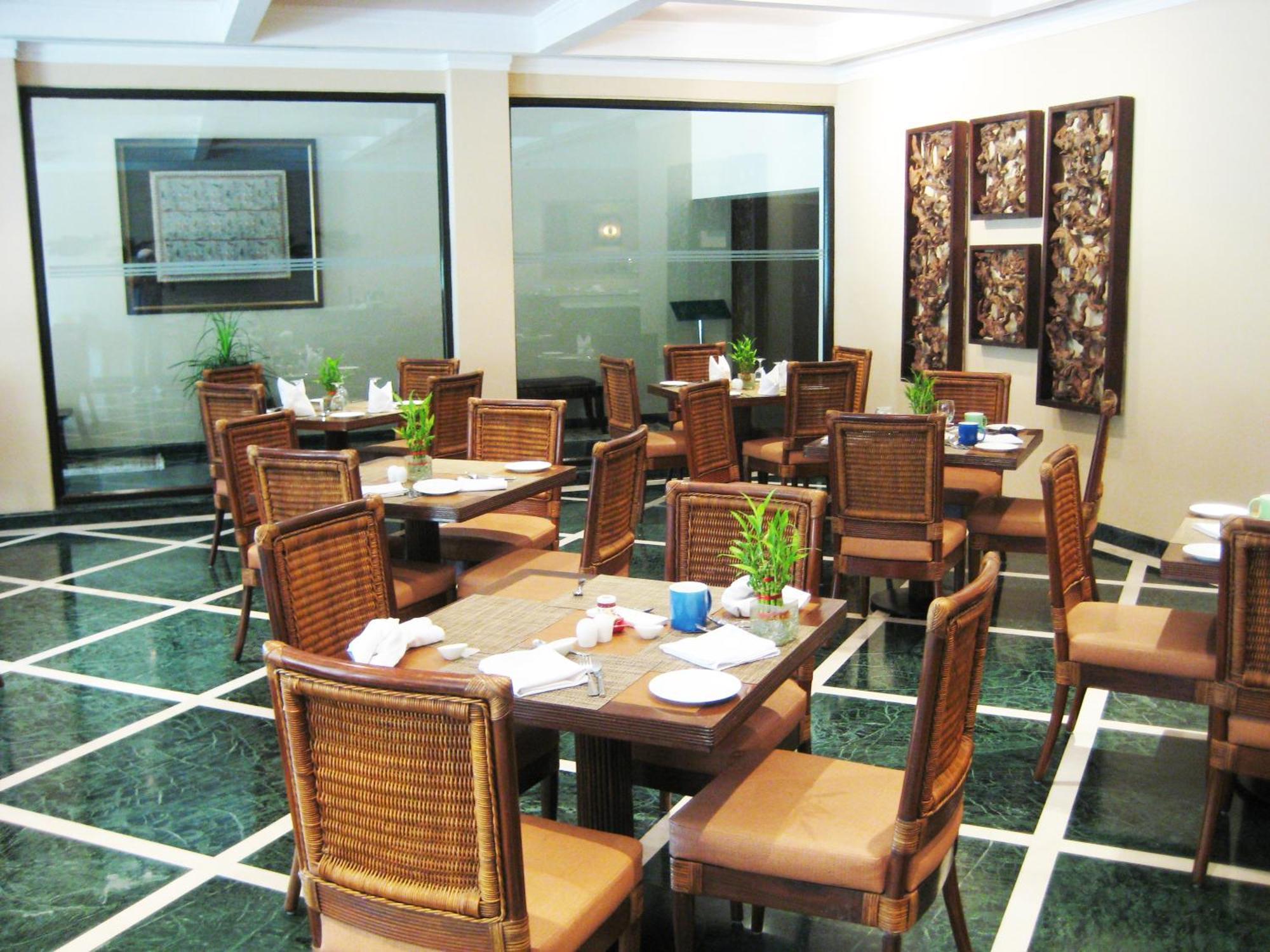 The Lalit Traveller Khajuraho Hotel Kültér fotó