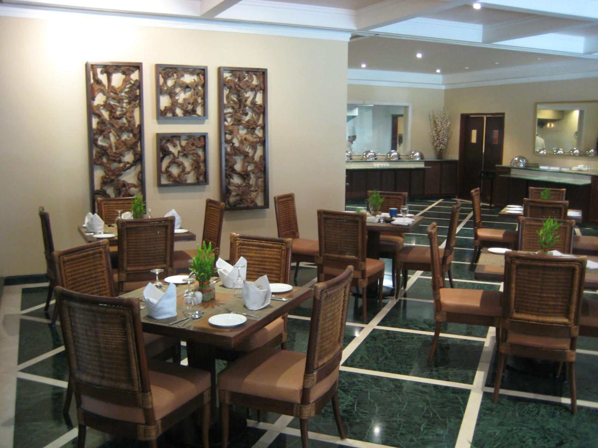 The Lalit Traveller Khajuraho Hotel Kültér fotó